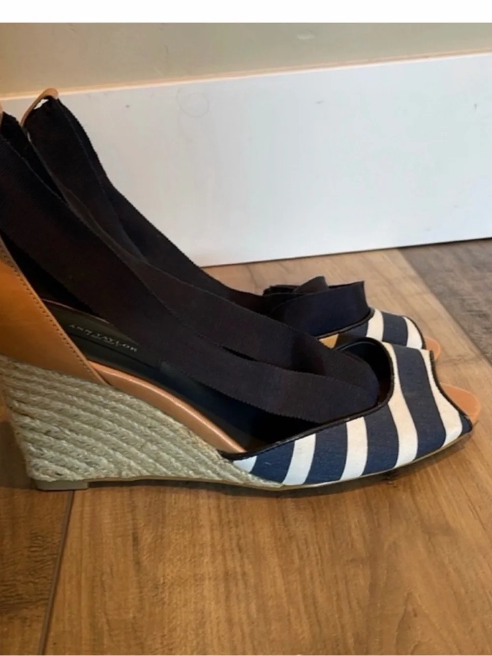 Ann Taylor Blue & White stripe Nautical Coastal Espadrilles s8 (fit 8.5)
